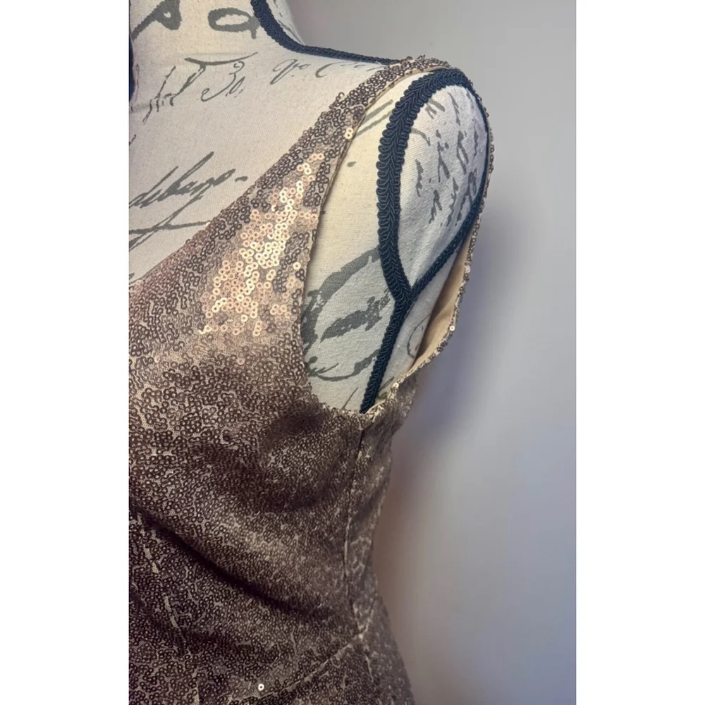 Women's Lulus Gold Sequin V-Neck Cocktail Dress Size M - Picture 4 of 9